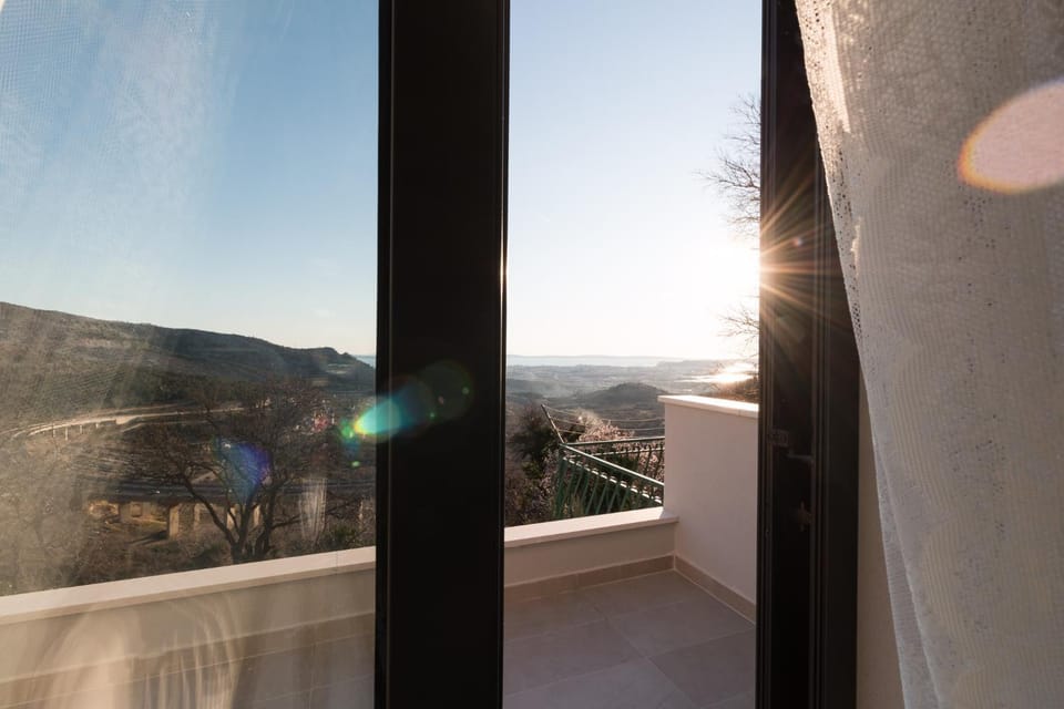 Villa O'Zrna Villa in Šibenik-Knin County, Croatia