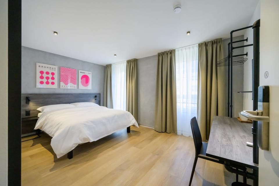 Bed, Photo of the whole room, Bedroom