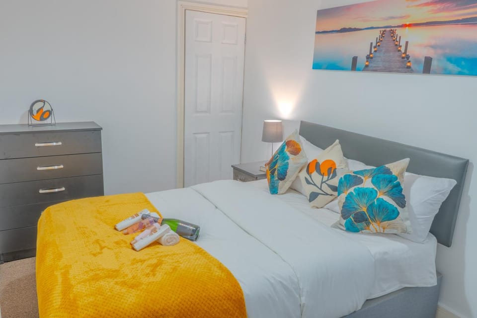 Bed, Bedroom