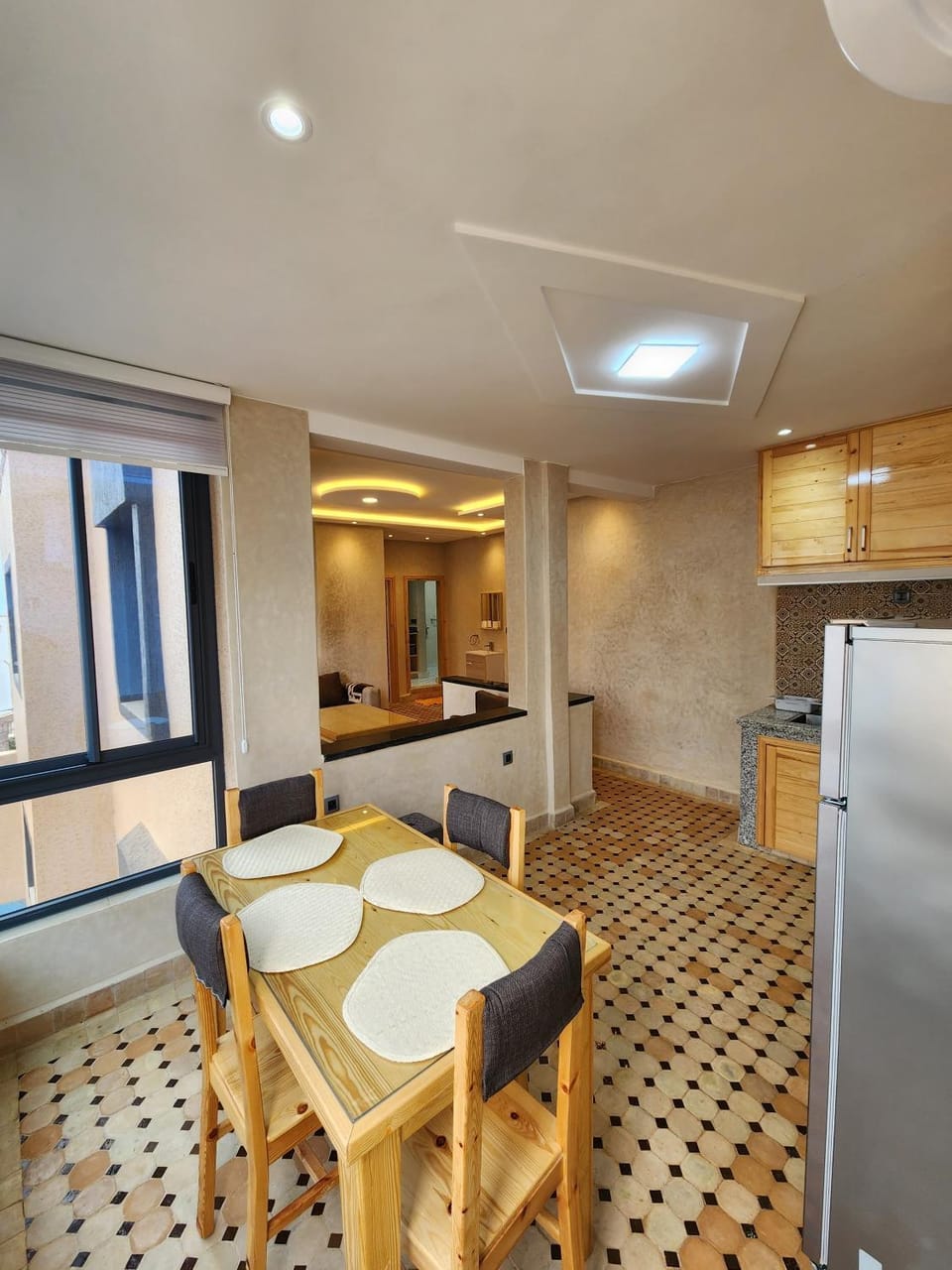 Kitchen or kitchenette, Living room, Seating area, Dining area, oven