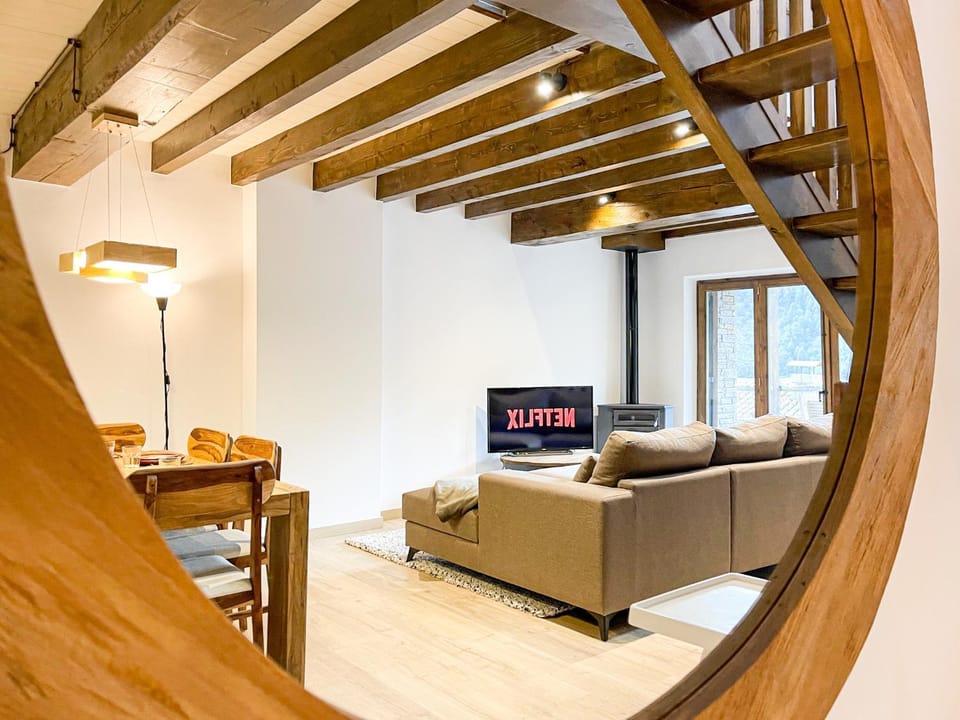 TV and multimedia, Seating area