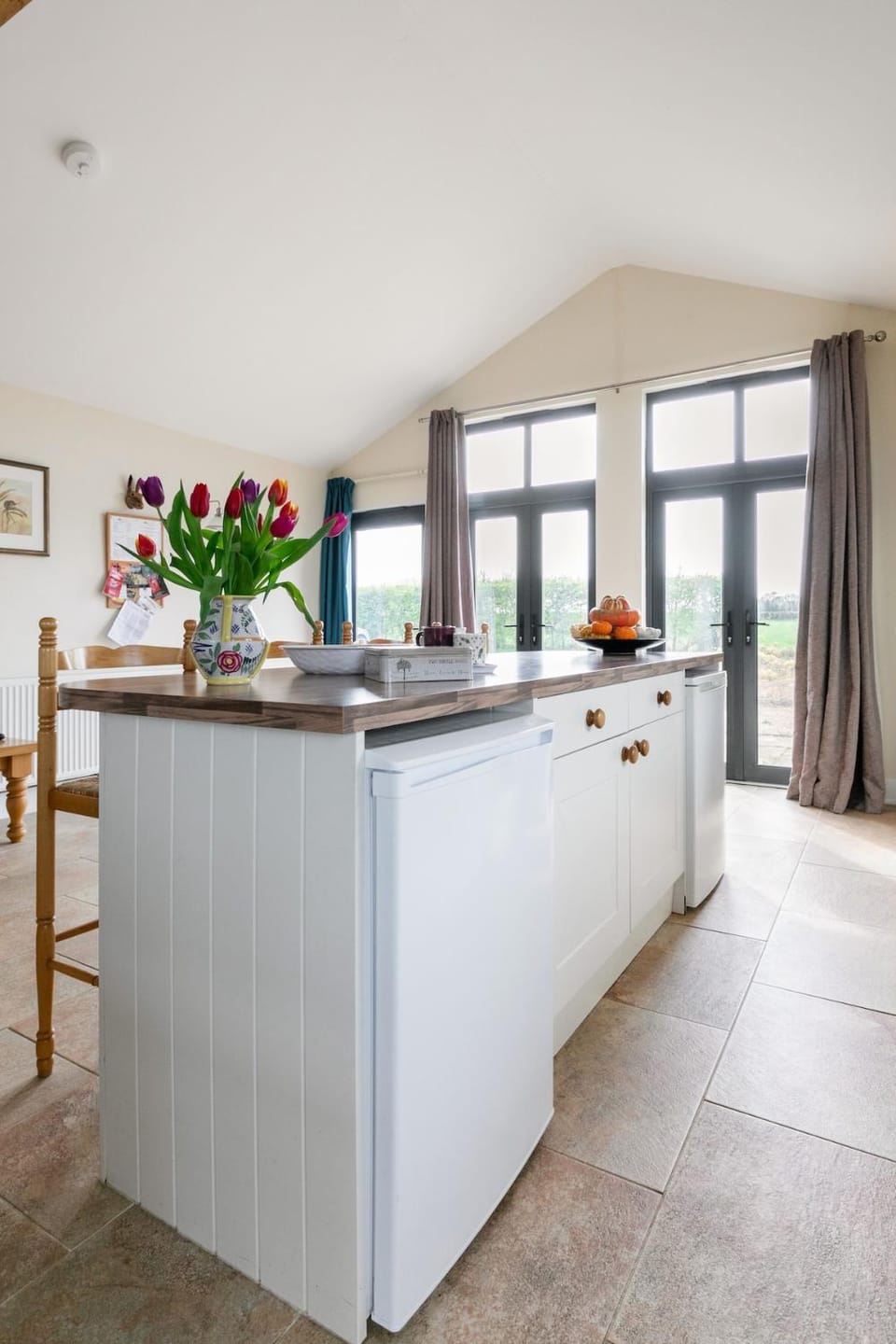 Leveret Lodge with secure garden for Dogs House in Dover District