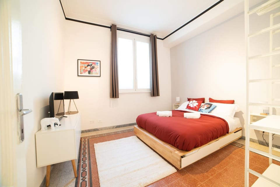 Bed, Decorative detail, Bedroom