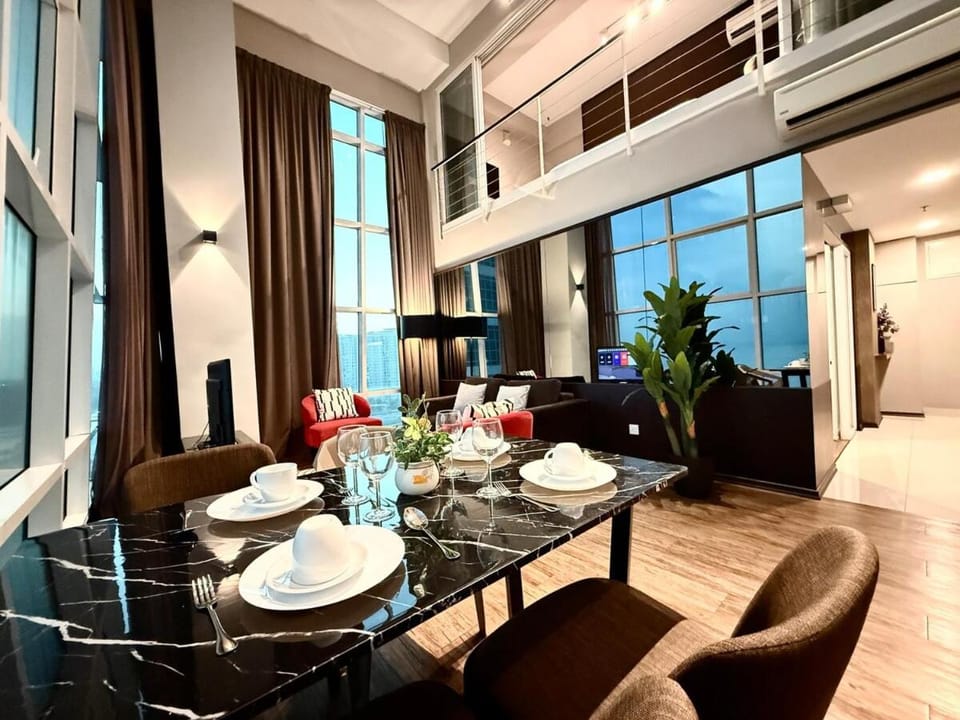 Seaview Seafront Duplex in Town with WiFi & Full Kitchen 10 Apartment in George Town