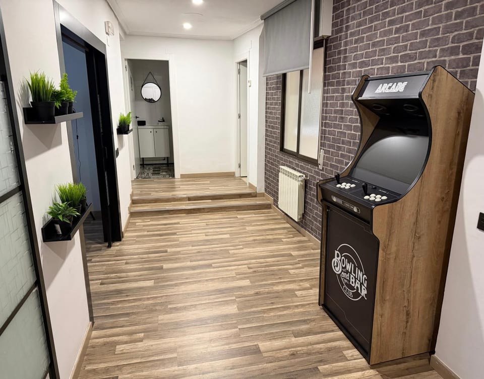 La Vinoteca del Artista, precioso y céntrico apartamento con Aire Acondicionado by Apartamentos Logrono Apartment in Logrono