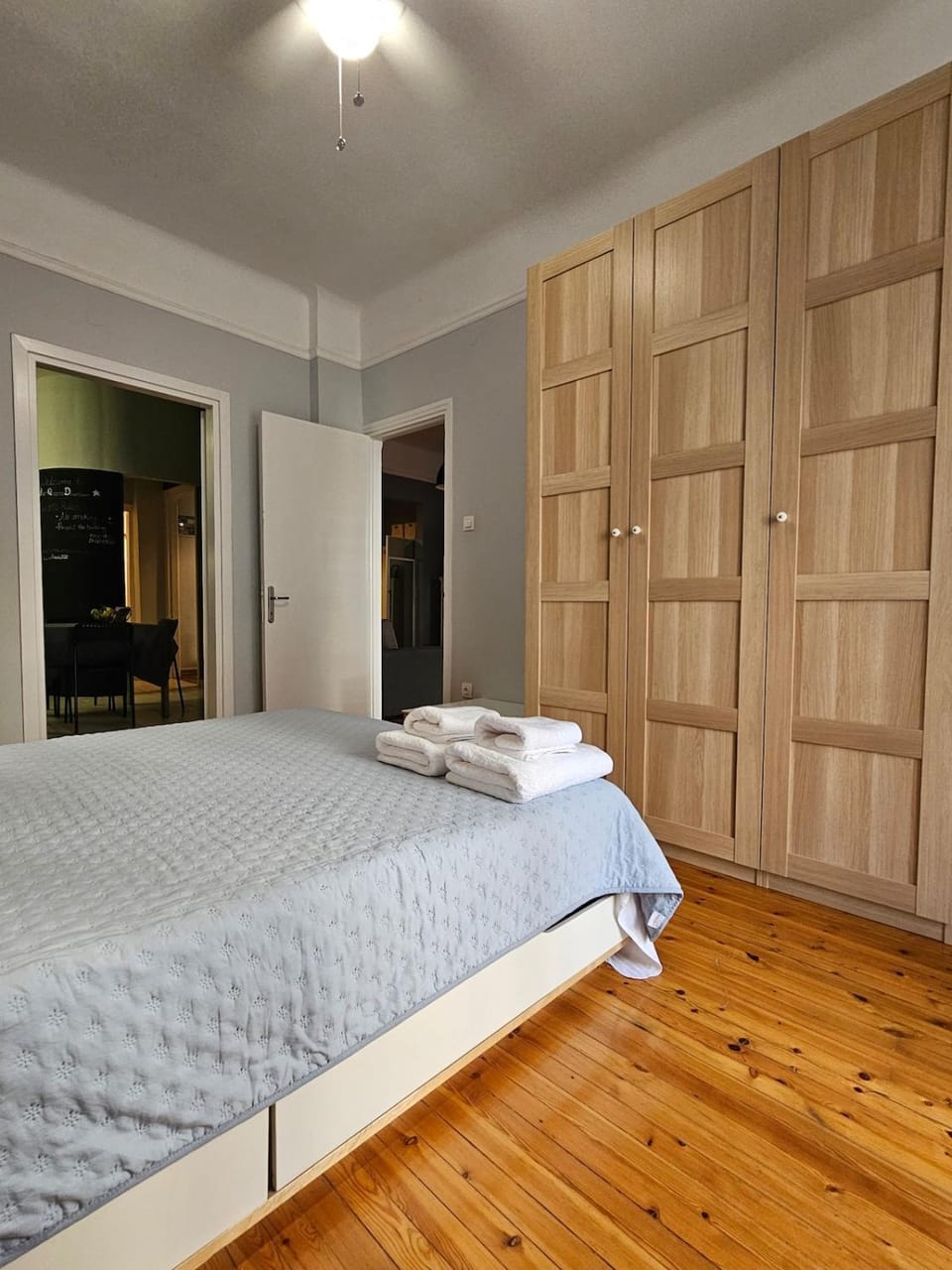 Bed, Bedroom, towels, wardrobe