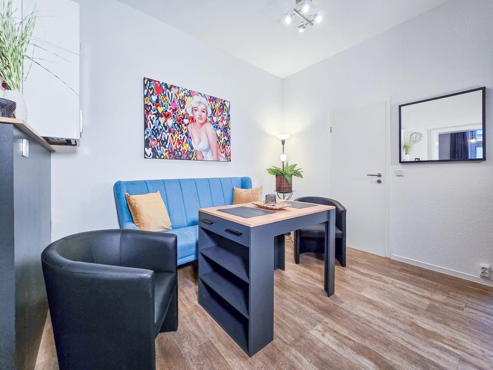 Seating area, Dining area