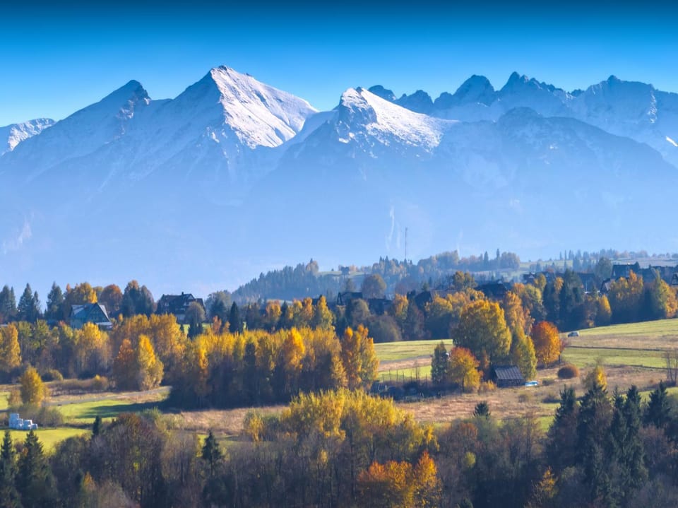 Nearby landmark, Spring, Day, Natural landscape, Mountain view