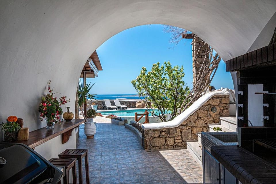Patio, Day, View (from property/room), Balcony/Terrace, Pool view, Area and facilities, Swimming pool, sunbed