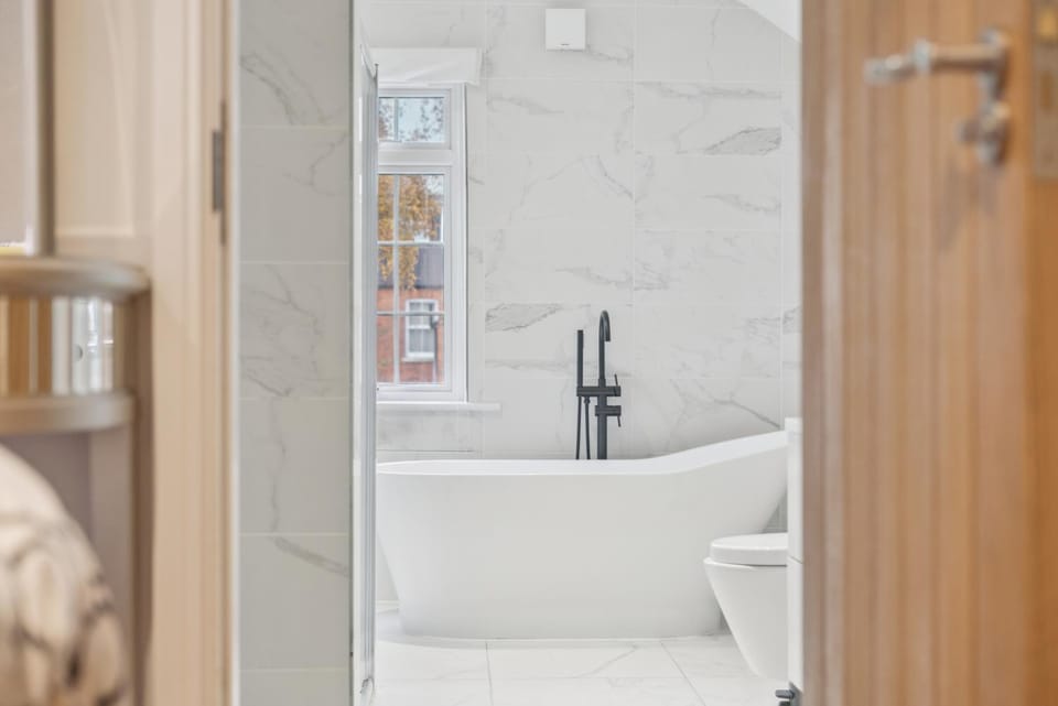 Shower, Toilet, Bathroom, Bath