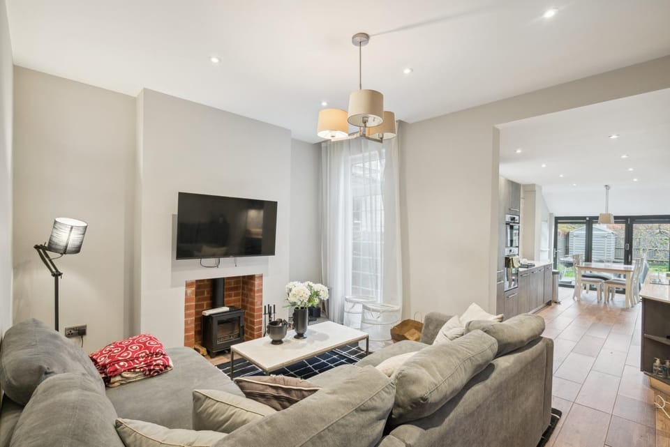 TV and multimedia, Living room, fireplace