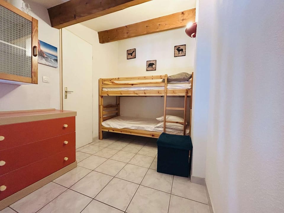 bunk bed