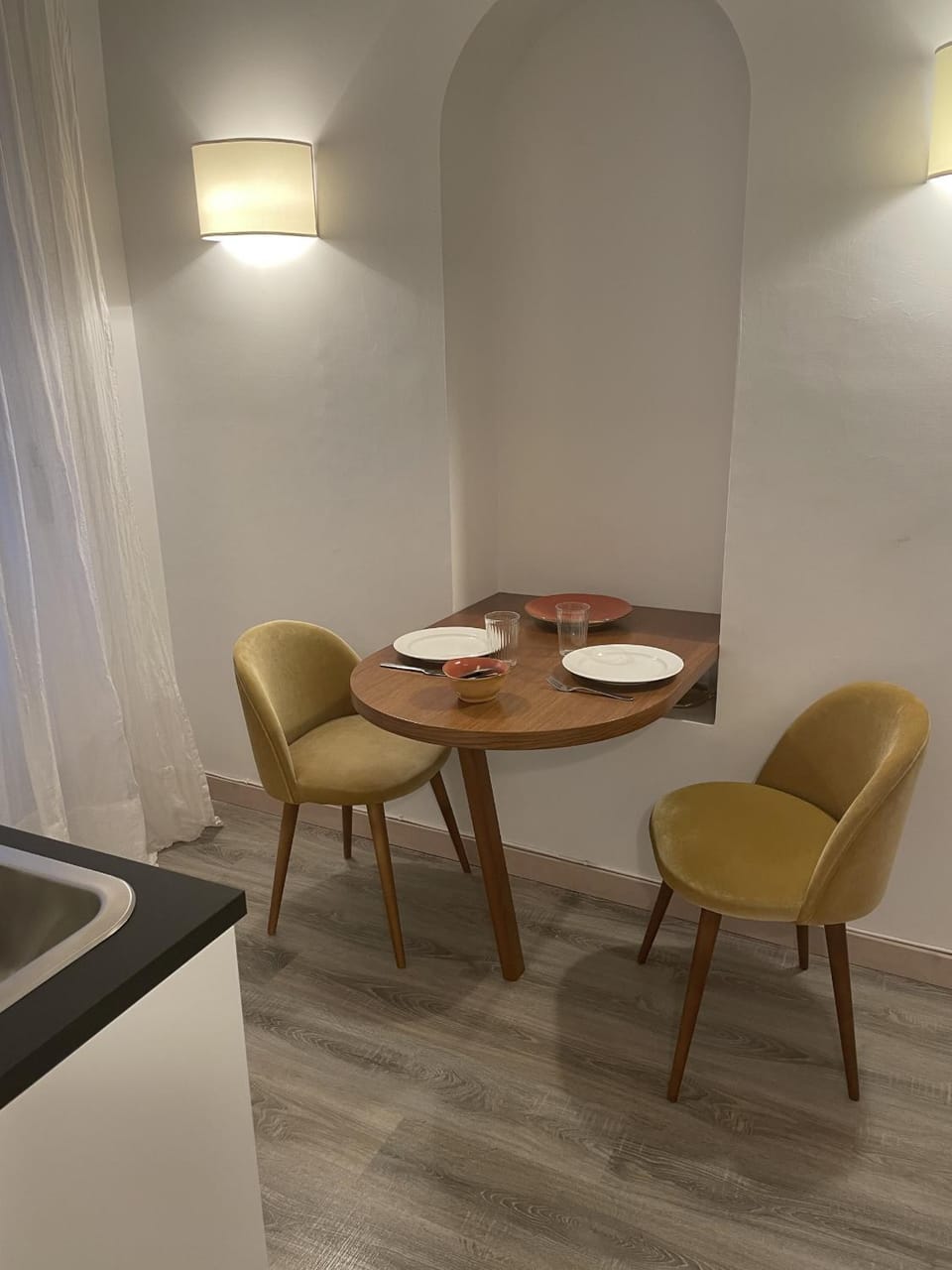 Seating area, Dining area