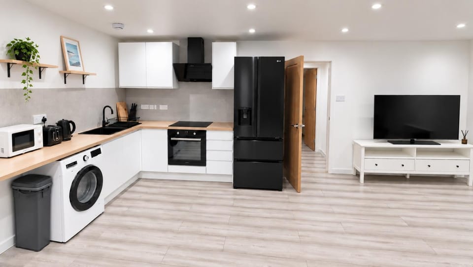 Kitchen or kitchenette, kitchen