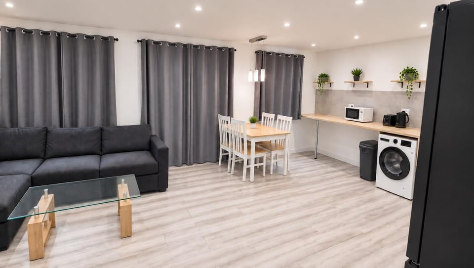 Living room, Dining area