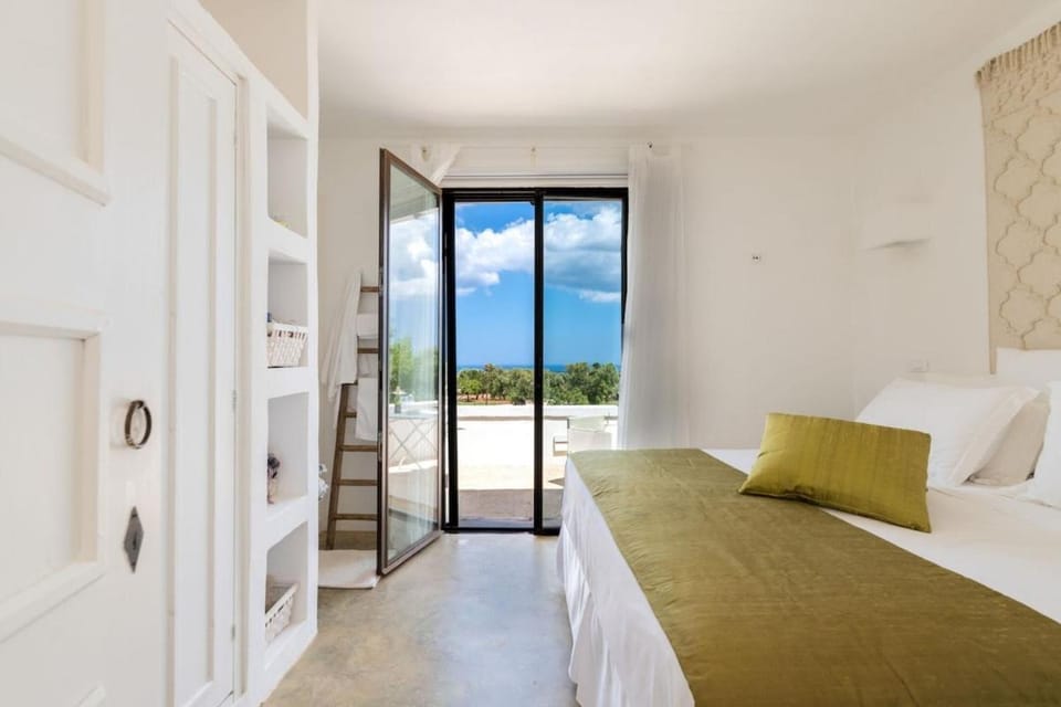Bed, Natural landscape, Photo of the whole room, Bedroom, Sea view