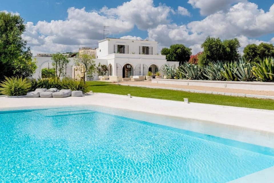 Property building, Day, Garden, Garden view, Pool view, Swimming pool, Swimming pool