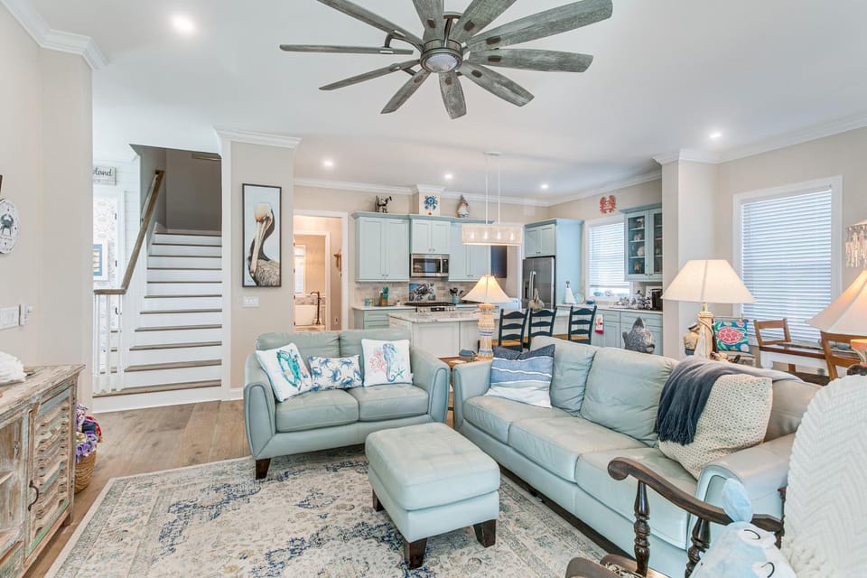Walk to Public Beach: Hideaway in St Simons Island House in Saint Simons Island