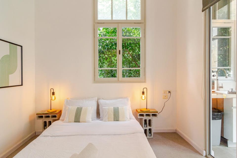 (Safe Room Inside) Beach Side Retreat - By Vacay Apartment in Tel Aviv-Yafo
