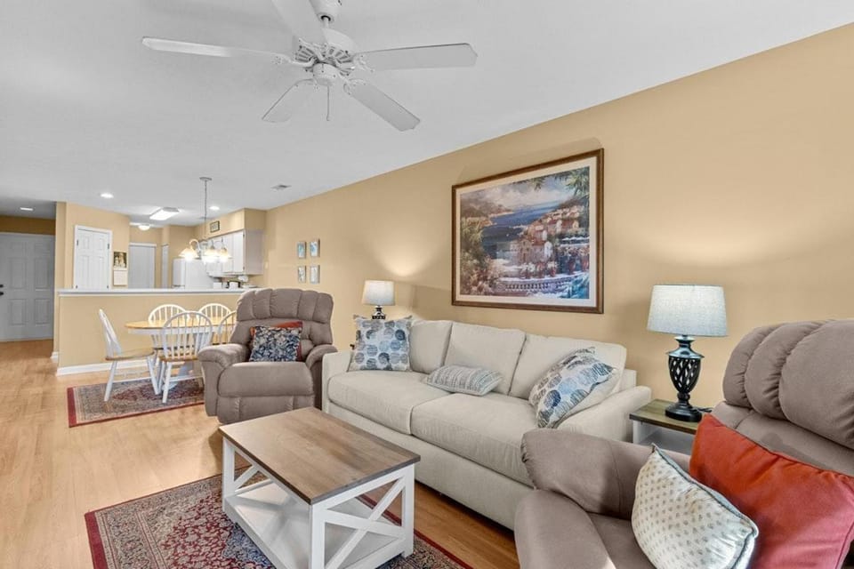 2 Bedroom Golf Villa in Pawleys Island House in South Carolina