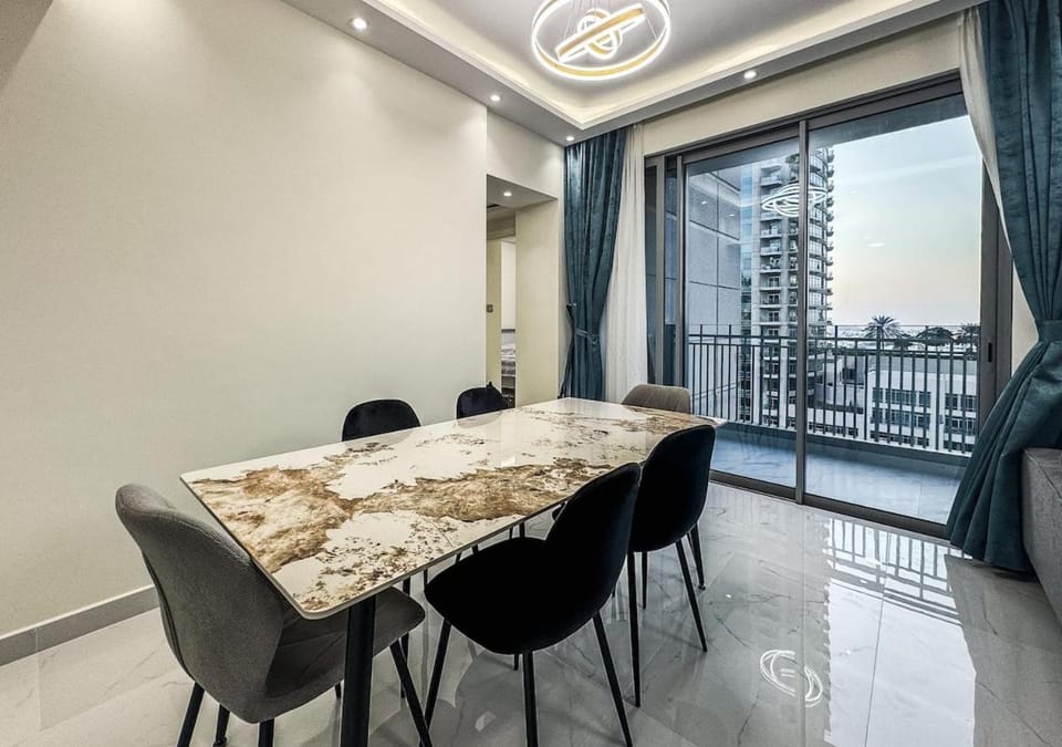 DreamShoma -2BR Deluxe Downtown Skyview Apartment in Dubai