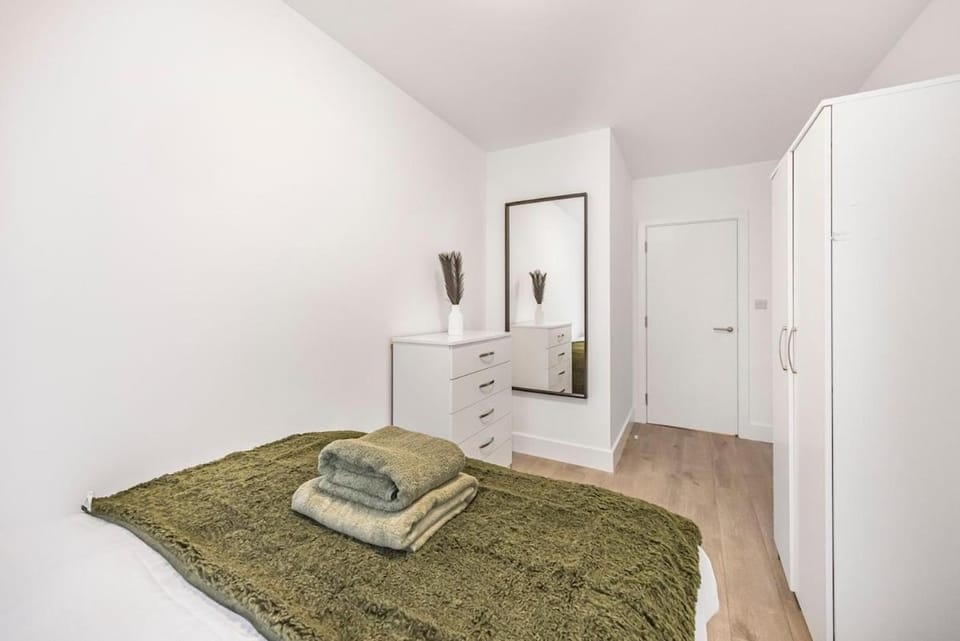 Cosy Home In London - 4 Sleeper Apartment in Ilford