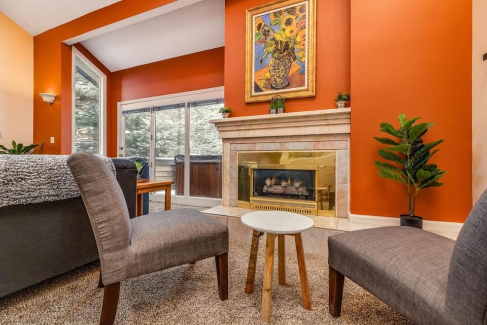 Cottonwood Cove - New Hot Tub House in Cottonwood Heights