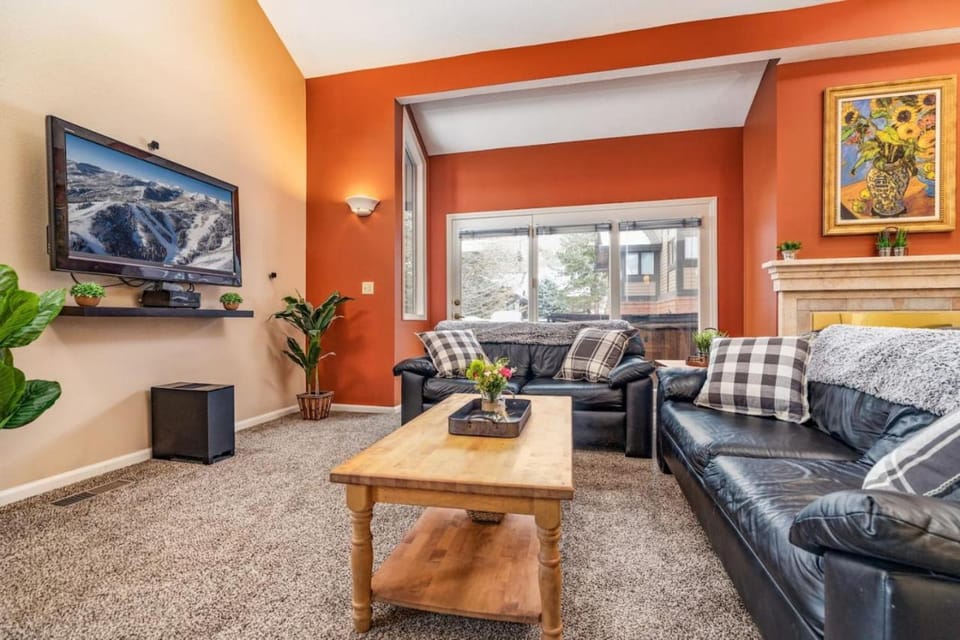 Cottonwood Cove - New Hot Tub House in Cottonwood Heights