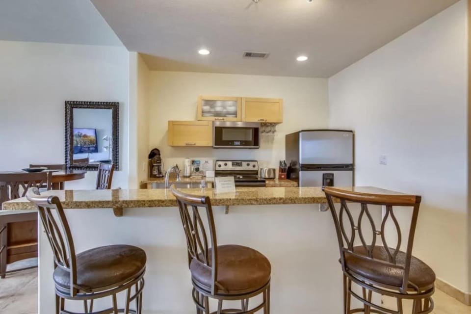 Coffee/tea facilities, Dining area