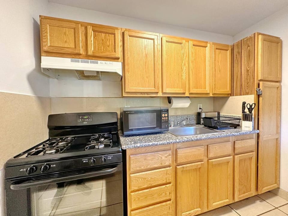 Kitchen or kitchenette, oven, pet friendly, stove, toaster