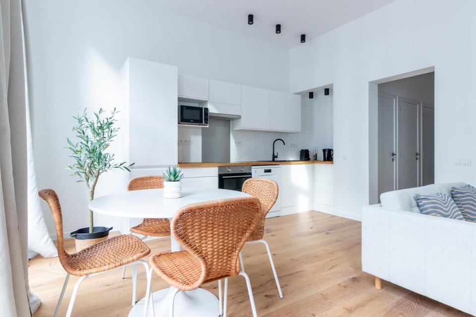 Sleek City Stays - Urban Elegance in the Heart of Ghent Apartment in Ghent