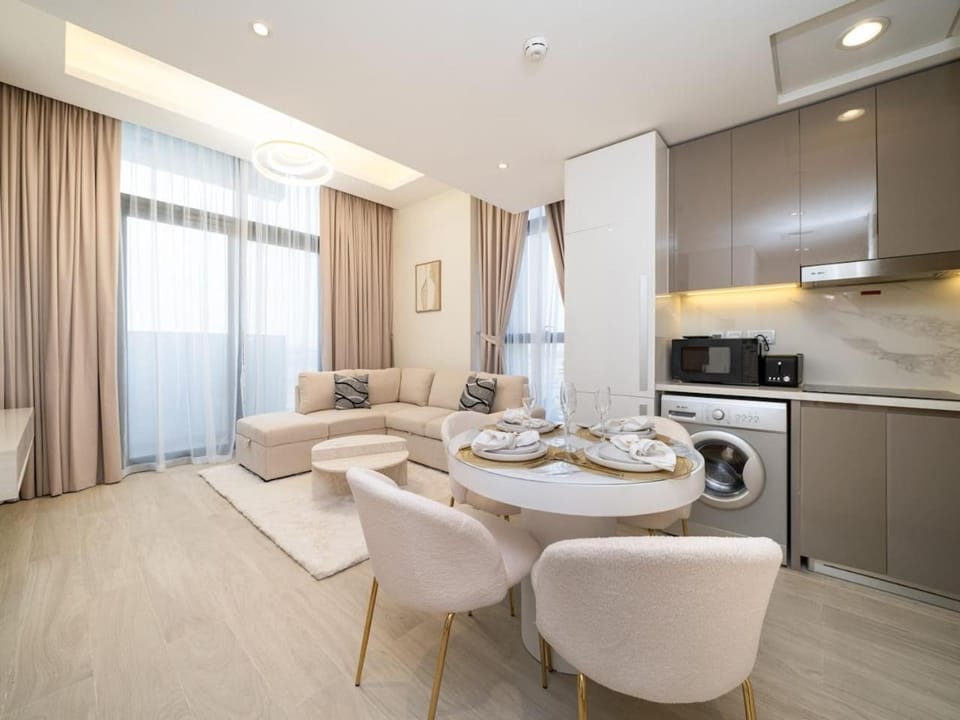 Kitchen or kitchenette, Living room, Dining area