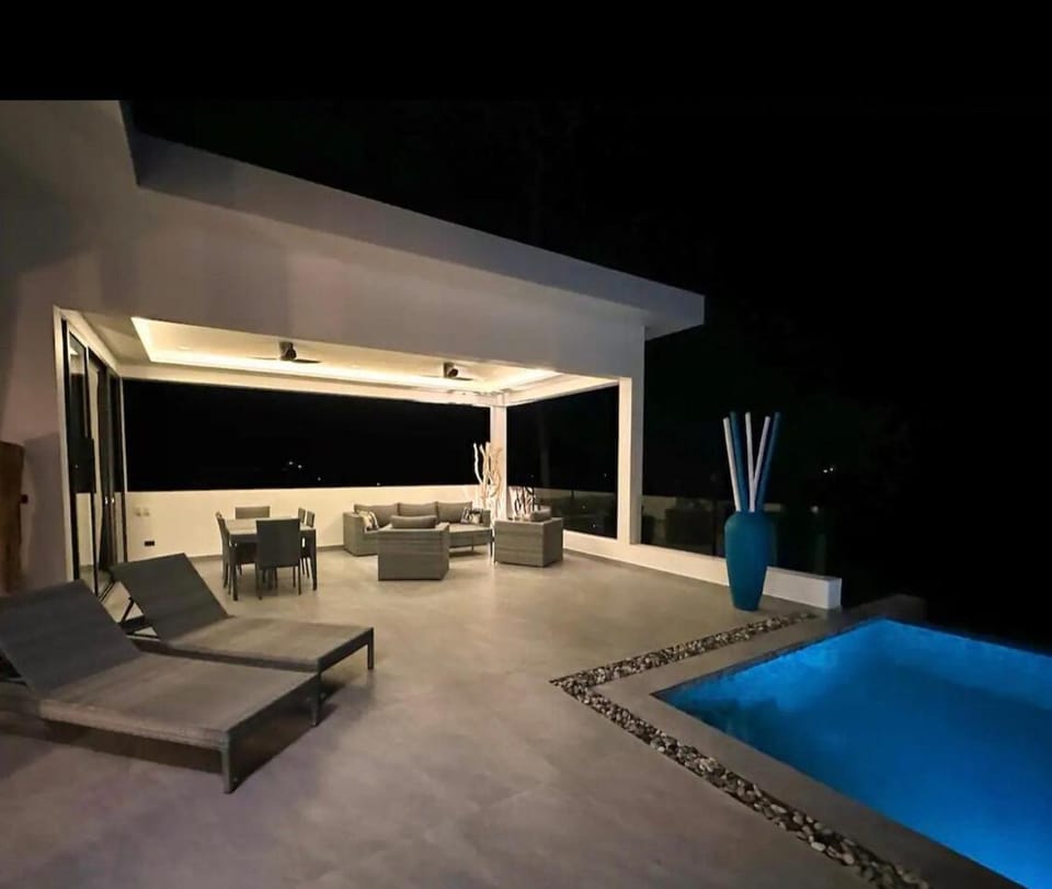 Patio, Night