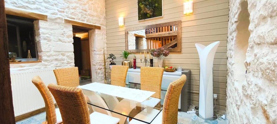 Gite de Marthon, 10 personnes House in Nouvelle-Aquitaine