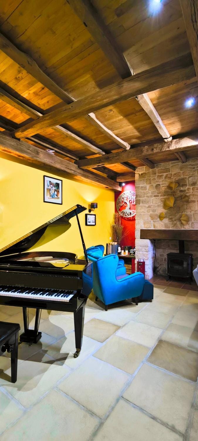 Gite de Marthon, 10 personnes House in Nouvelle-Aquitaine