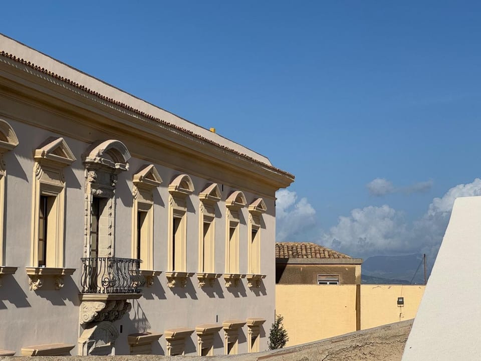 Property building, View (from property/room), Balcony/Terrace, City view, Quiet street view