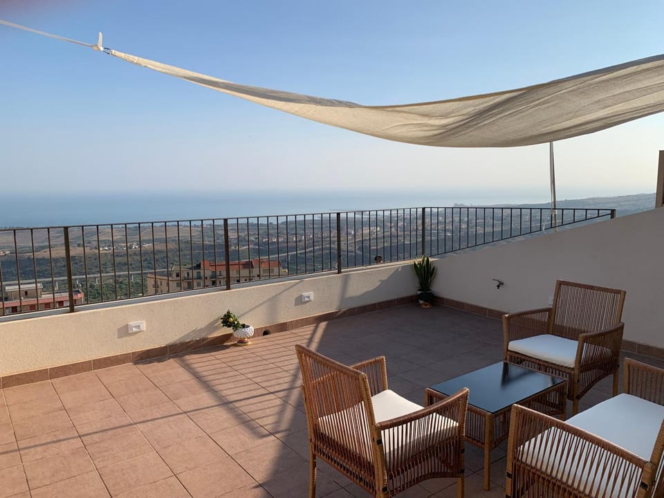 Bird's eye view, View (from property/room), View (from property/room), Balcony/Terrace, Balcony/Terrace, City view, City view, Landmark view, Landmark view, Sea view