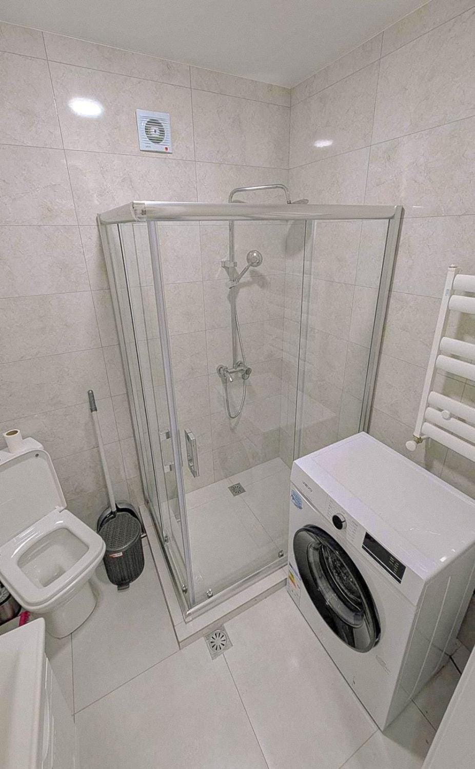 Shower, Toilet, Bathroom