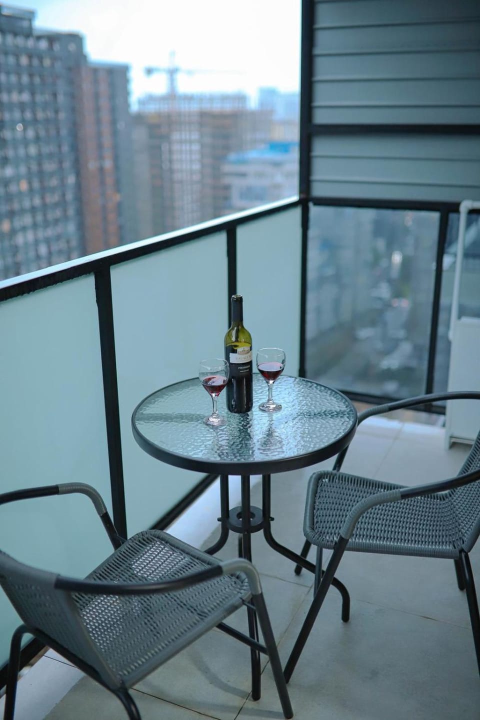 Patio, Day, View (from property/room), Balcony/Terrace, Food and drinks, Dining area, Drinks, Alcoholic drinks