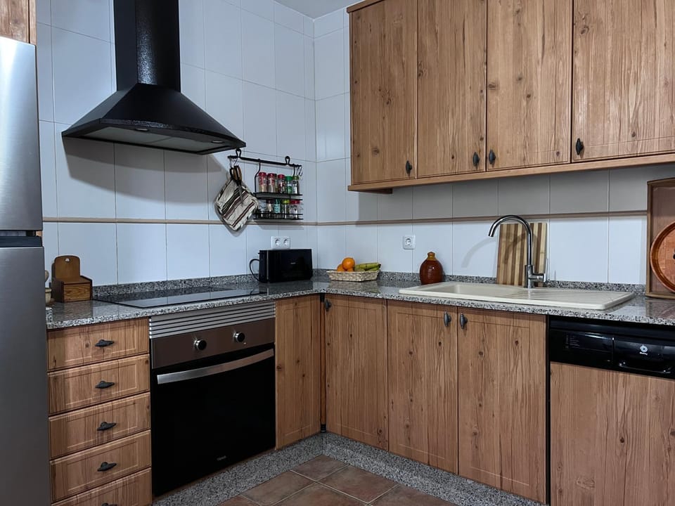 Kitchen or kitchenette, dishwasher