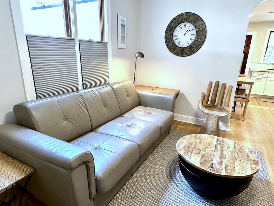 Grand Oak - Renovated 1891 Queen Anne - Quarter Mi Stroll to Historic DT - Beach only 3 Mi House in Saint Augustine