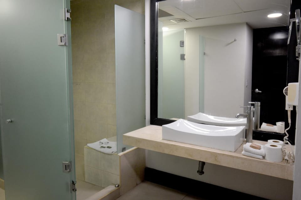 Shower, Bathroom, towels