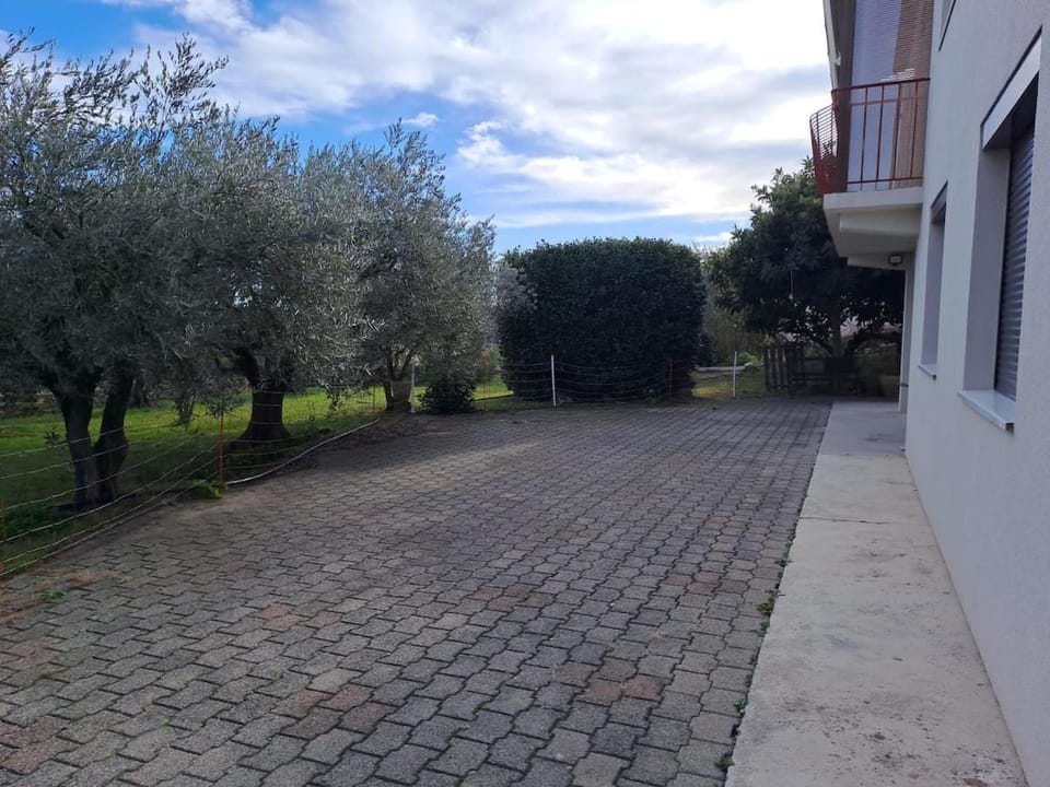 Charmant haut de Villa Apartment in Manosque