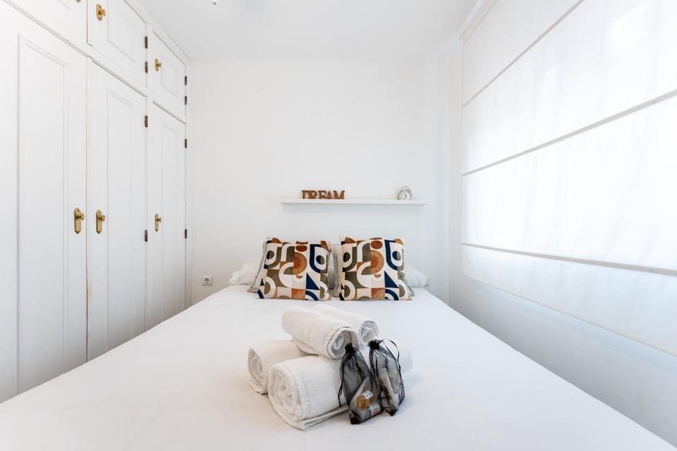 Bed, Photo of the whole room, Bedroom, towels, wardrobe