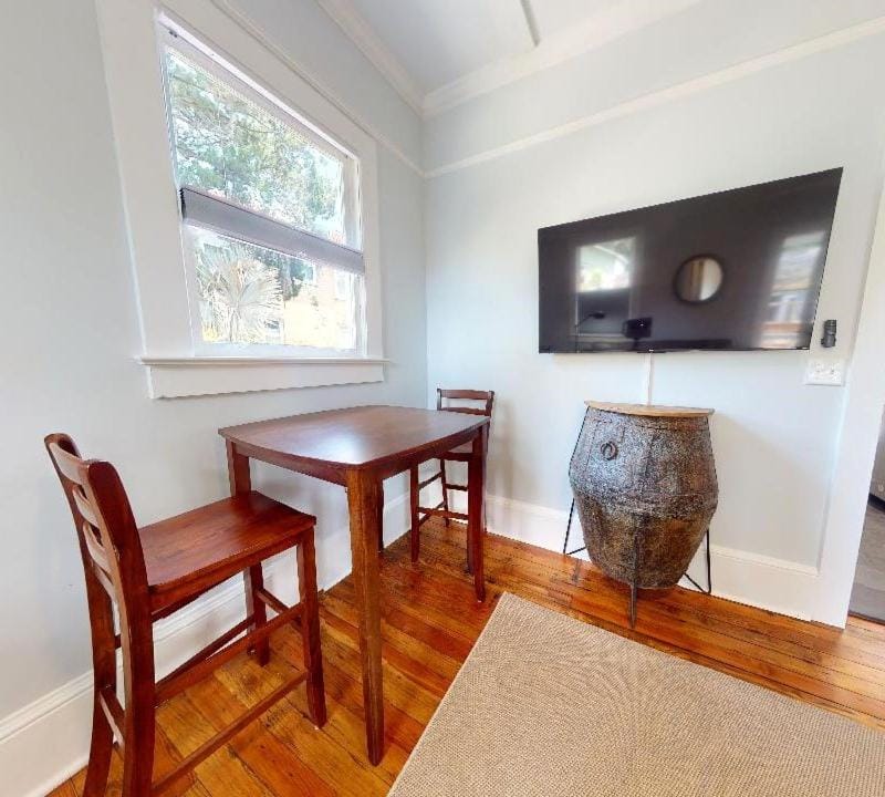 Palm Paradise - Renovated 1891 Queen Anne - Historic DT Quarter Mi Stroll - Beach only 3 Mi House in Saint Augustine