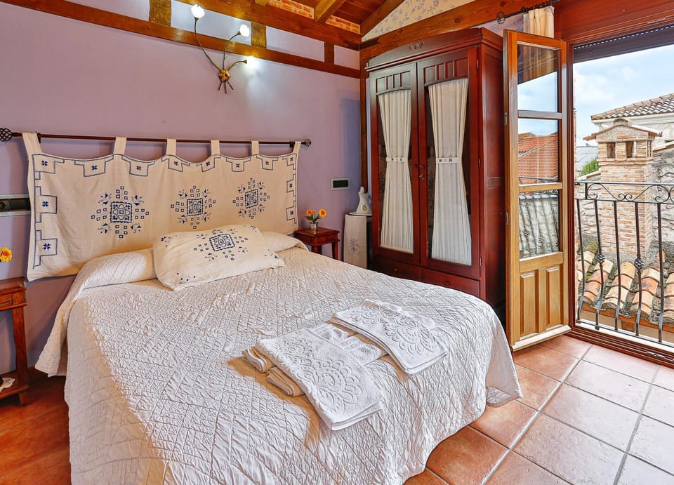 Property building, Living room, Bedroom