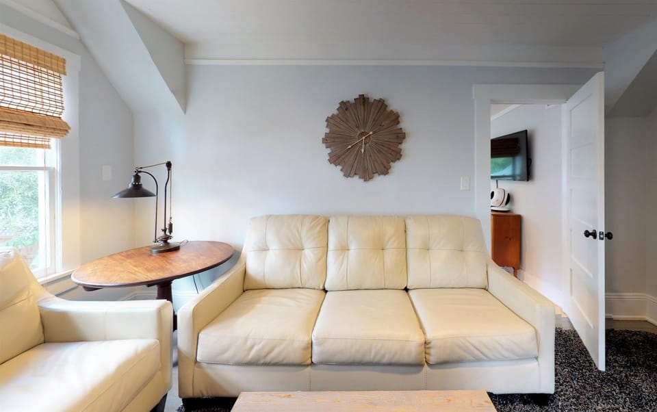 Palm View - Lovingly Renovated - 3 KINGS Half Mile Stroll to Historic DT - Beach just 3 Miles House in Saint Augustine