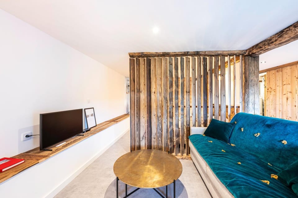 Property building, Living room