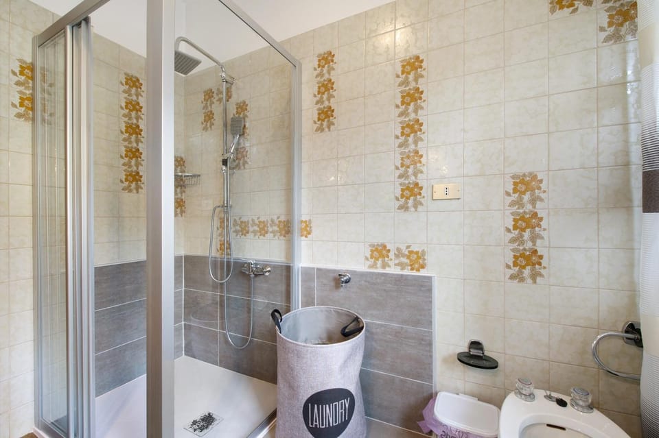 Bathroom, Living room