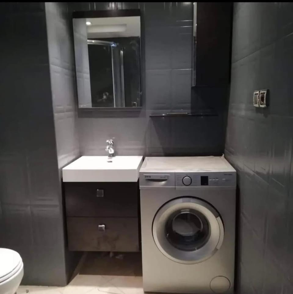 Bathroom, washing machine